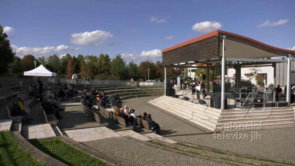 Podzimní radovánky s vínem na kolonádě v Lednici, foto 04