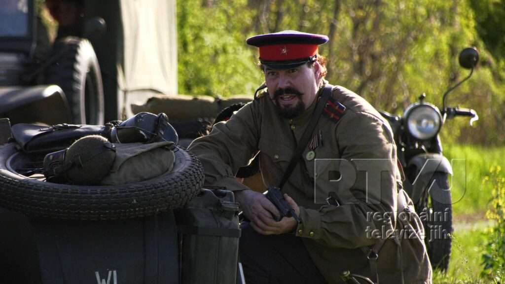 Osm desetiletí od konce války oslavili Hrušečtí stylově, foto 08