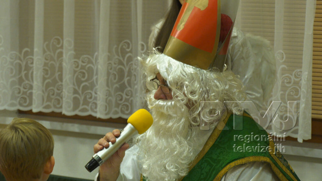 V Josefově děti Mikuláše vyhlížely z okna, foto 05