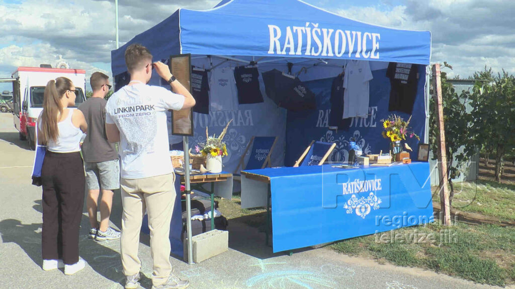 Slavín v Ratíškovicích už 11. rokem zve milovníky vína. Letos se otevřelo 16 sklepů, foto 05