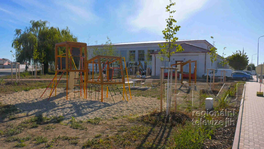 V Moravské Nové Vsi zahájili školní rok v nově zrekonstruovaném areálu u Sokolovny, foto 10