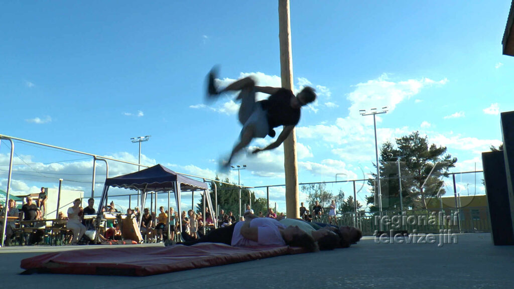 Starý Poddvorov ovládla adrenalinová parkourová show, foto 03