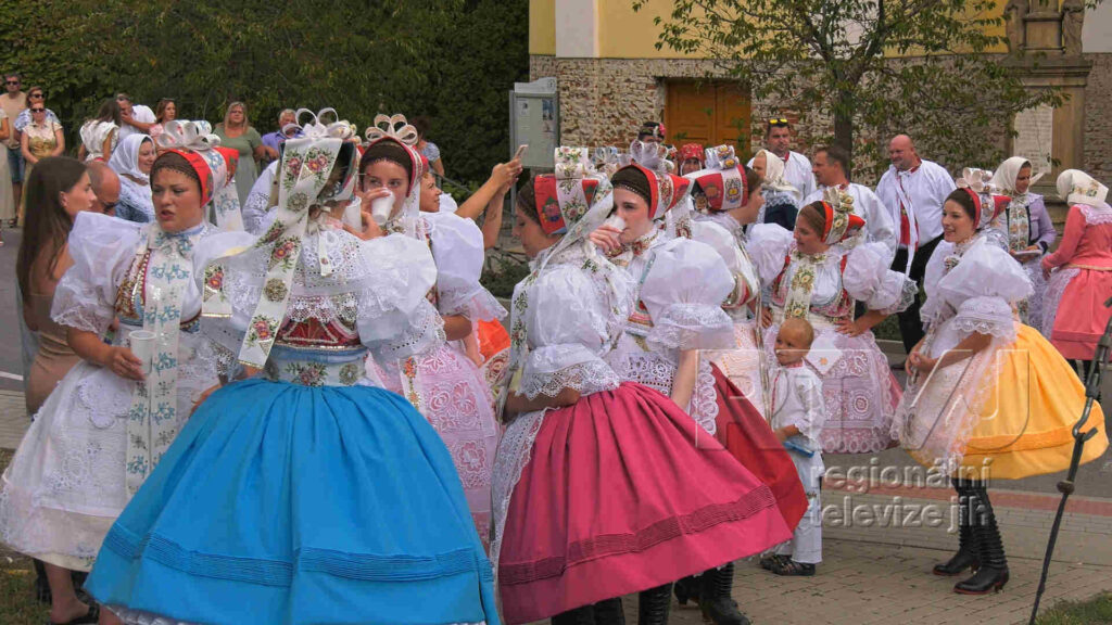 Maškary v Jamě: Milujem a verbujem!, foto 09
