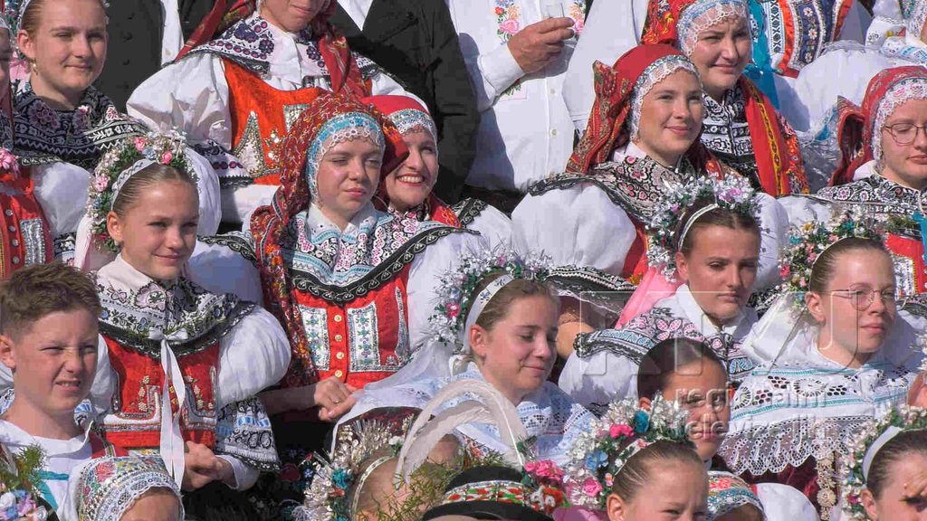 Krojovaný průvod přinesl do Dubňan tradice i veselí, foto 12