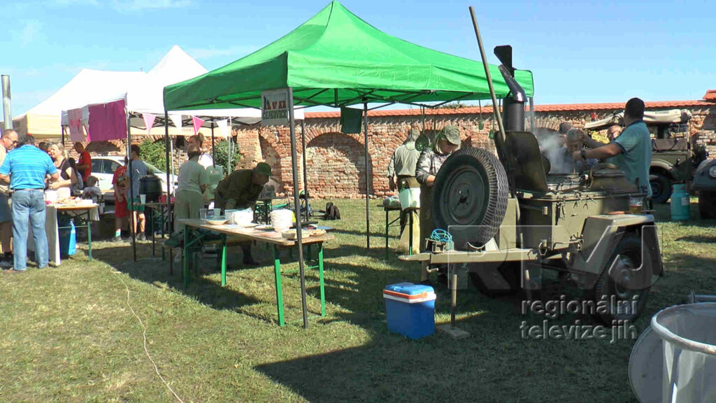 Sousedský aldamáš v Čejkovicích přilákal přes tisíc místních obyvatel, foto 07
