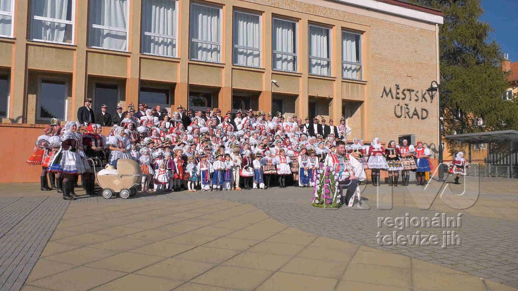 Krojovaný průvod přinesl do Dubňan tradice i veselí, foto 07