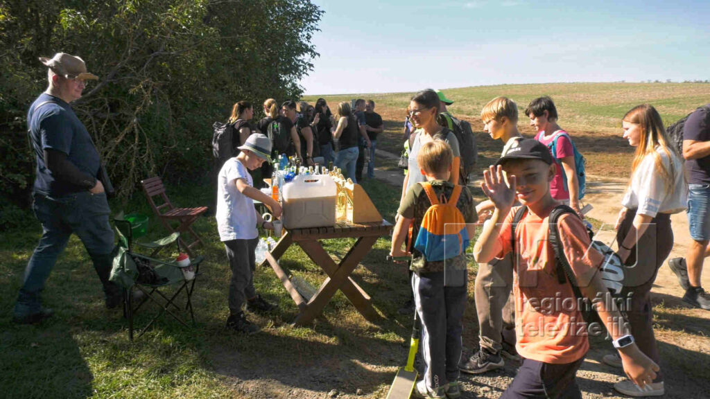 Tři trasy, tisíce turistů. Slováckými vinohrady se šlo už po osmačtyřicáté, foto 08