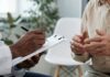 Program časného záchytu osteoporózy v Česku odhalil nemoc u více než 85 tisíc lidí Ilustrační snímek vyšetření a péče o kosti a zdraví seniorů