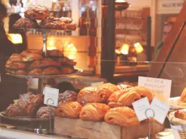 chleby, pečivo, croissanty, listové těsto, dánština, pekařství, snídaně, lahodné, jídlo, čerstvé pečivo, cukrárna, bakeshop, restaurace, prodejna, chutný, odrůda, zobrazení chleba,